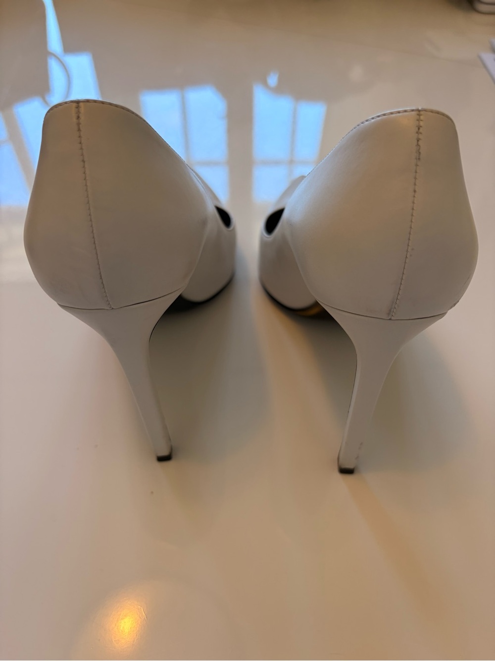 Saint Laurent Cream Pointed Leather Pumps - AUTHENTIC - Picture 5 of 6